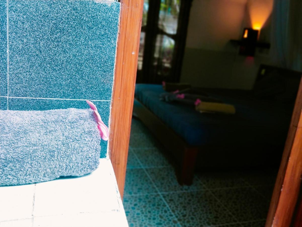 Maxal Bungalow Hotel Gili Air Buitenkant foto
